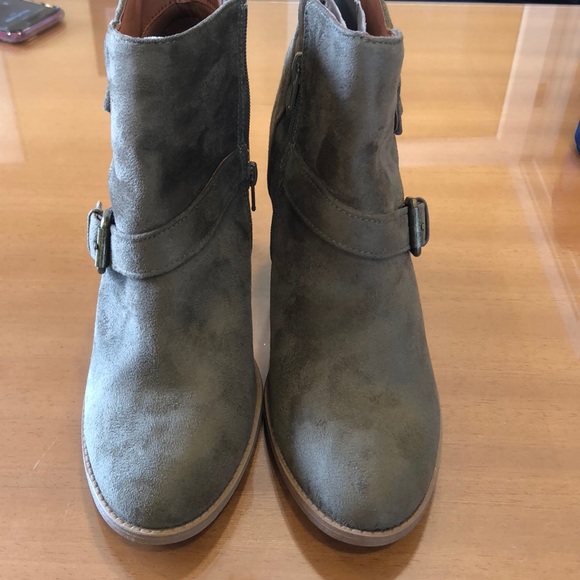 NWOB X2B Booties, Size 8 - Picture 4 of 6